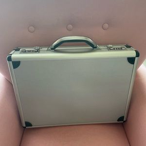 Aluminum combination locking briefcase